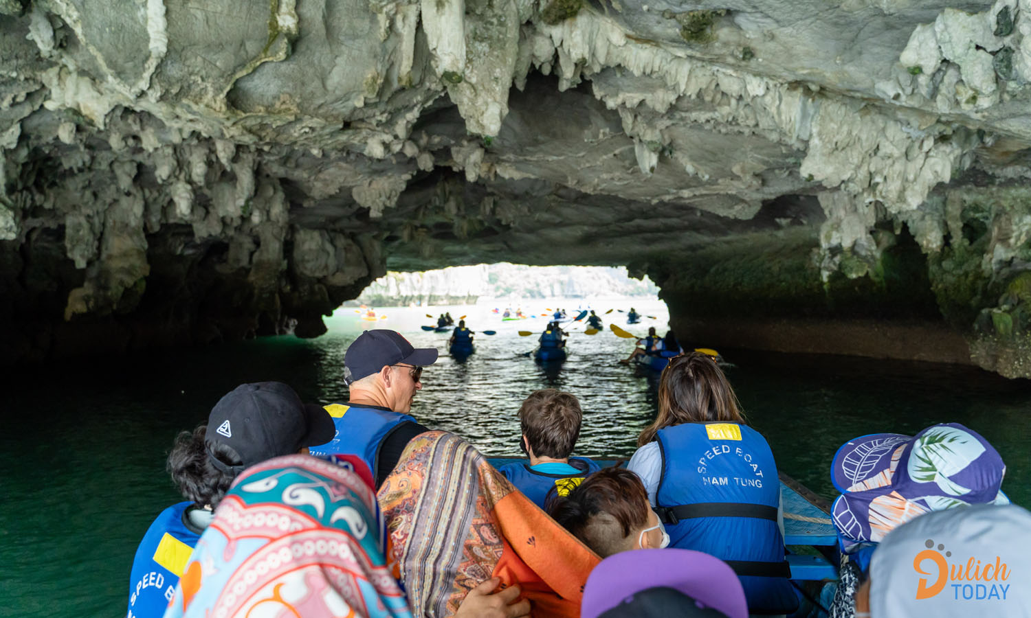 top-5-hoat-dong-trai-nghiem-tren-vinh-ha-long-nhat-dinh-phai-thu-3